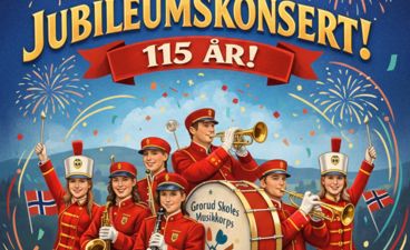 en gruppe mennesker i uniform som holder et trofé